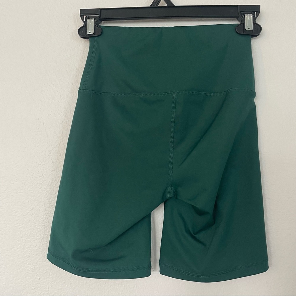 Reformation Ecomove High Rise 7" Bike Shorts - Picture 4 of 9